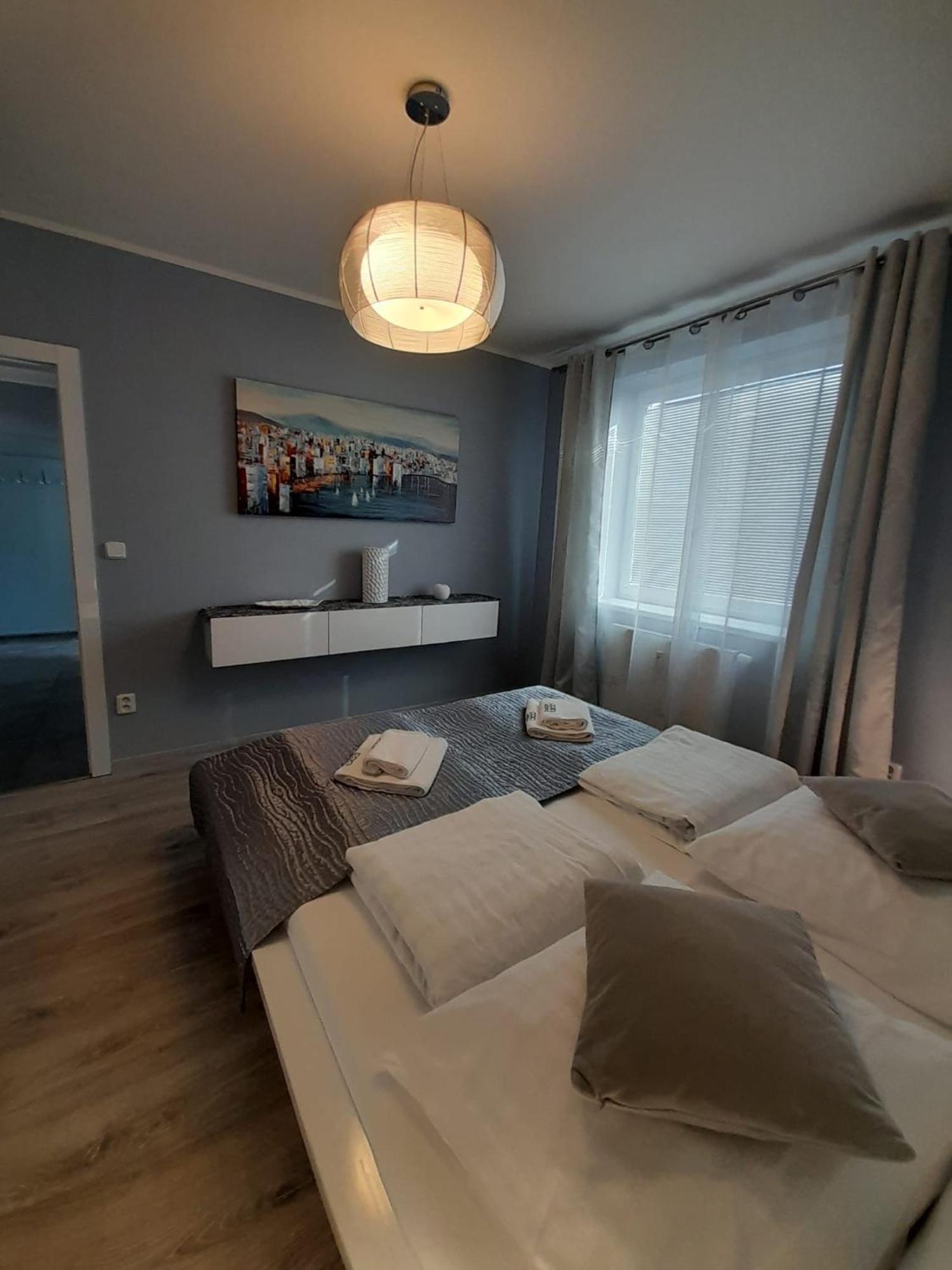 B2B Apartments イフラヴァ エクステリア 写真