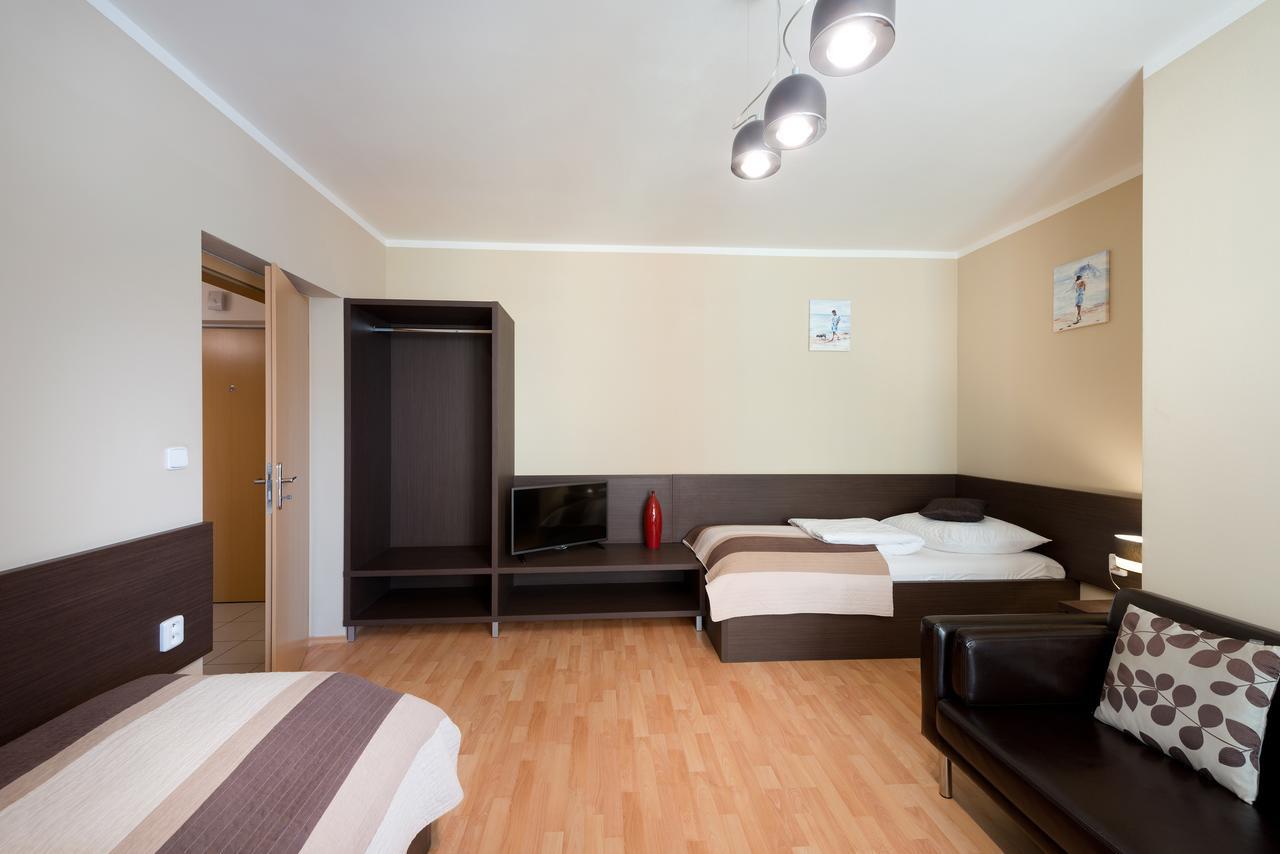 B2B Apartments イフラヴァ エクステリア 写真